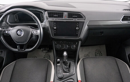 Volkswagen Tiguan II, 2019 год, 2 549 000 рублей, 11 фотография