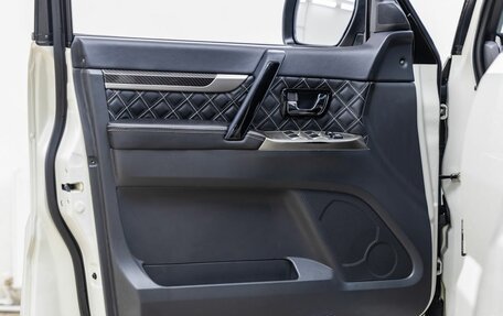 Mitsubishi Pajero IV, 2019 год, 4 078 000 рублей, 22 фотография