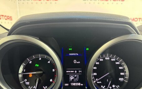 Toyota Land Cruiser Prado 150 рестайлинг 2, 2016 год, 4 230 000 рублей, 7 фотография