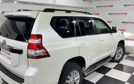 Toyota Land Cruiser Prado 150 рестайлинг 2, 2016 год, 4 230 000 рублей, 10 фотография