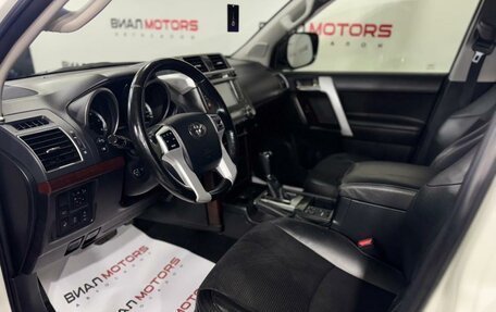 Toyota Land Cruiser Prado 150 рестайлинг 2, 2016 год, 4 230 000 рублей, 12 фотография