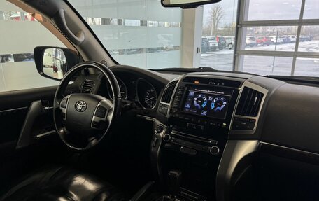 Toyota Land Cruiser 200, 2013 год, 3 797 000 рублей, 8 фотография