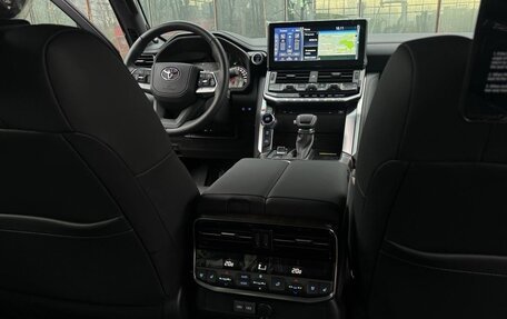 Toyota Land Cruiser, 2024 год, 7 фотография