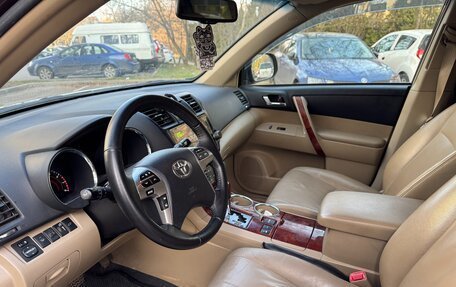 Toyota Highlander III, 2012 год, 2 340 000 рублей, 8 фотография