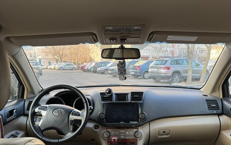 Toyota Highlander III, 2012 год, 2 340 000 рублей, 10 фотография