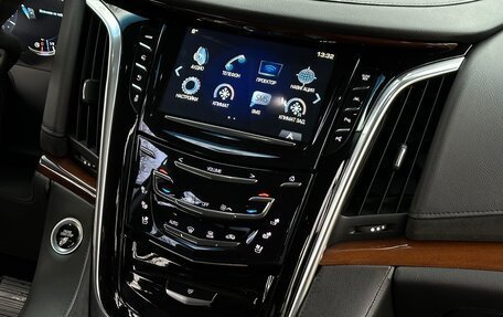 Cadillac Escalade IV, 2017 год, 5 300 000 рублей, 23 фотография