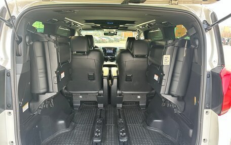 Toyota Alphard III, 2019 год, 4 000 000 рублей, 18 фотография