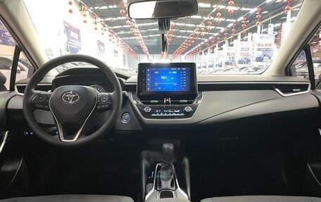 Toyota Corolla, 2022 год, 1 975 000 рублей, 10 фотография