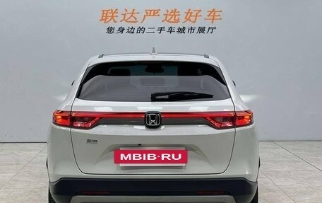 Honda Vezel, 2024 год, 2 060 000 рублей, 5 фотография