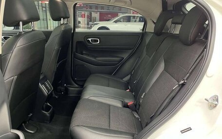 Honda Vezel, 2024 год, 2 060 000 рублей, 23 фотография