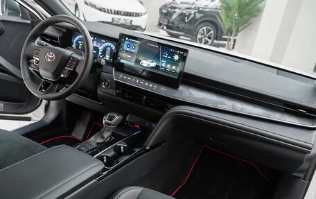 Toyota Camry, 2025 год, 4 699 000 рублей, 8 фотография