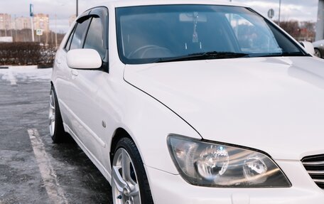 Toyota Altezza, 2002 год, 930 000 рублей, 3 фотография