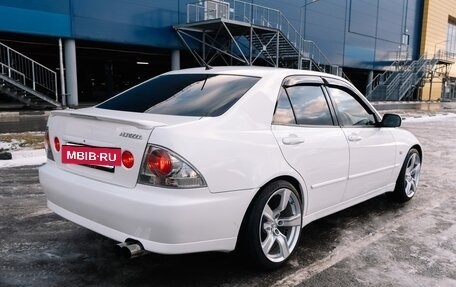 Toyota Altezza, 2002 год, 930 000 рублей, 4 фотография
