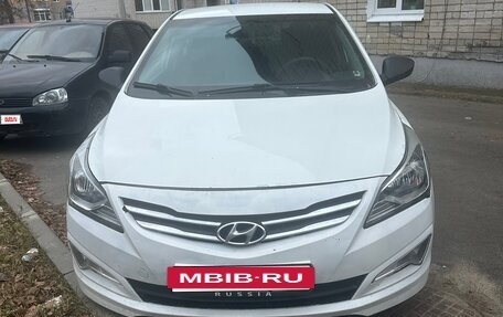 Hyundai Solaris II рестайлинг, 2015 год, 600 000 рублей, 4 фотография