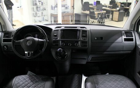 Volkswagen Caravelle T5, 2014 год, 1 625 000 рублей, 18 фотография