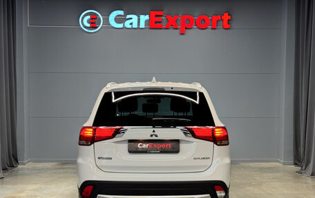 Mitsubishi Outlander III рестайлинг 3, 2018 год, 1 720 000 рублей, 3 фотография