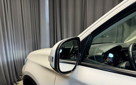 Mitsubishi Outlander III рестайлинг 3, 2018 год, 1 720 000 рублей, 10 фотография