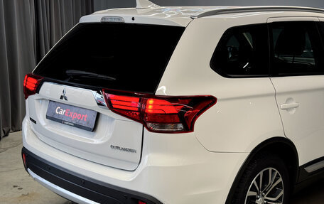 Mitsubishi Outlander III рестайлинг 3, 2018 год, 1 720 000 рублей, 16 фотография