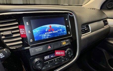 Mitsubishi Outlander III рестайлинг 3, 2018 год, 1 720 000 рублей, 14 фотография