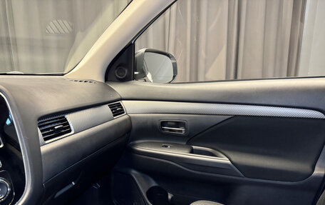 Mitsubishi Outlander III рестайлинг 3, 2018 год, 1 720 000 рублей, 26 фотография