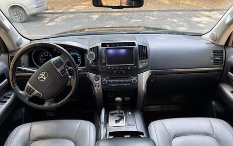 Toyota Land Cruiser 200, 2008 год, 2 350 000 рублей, 21 фотография