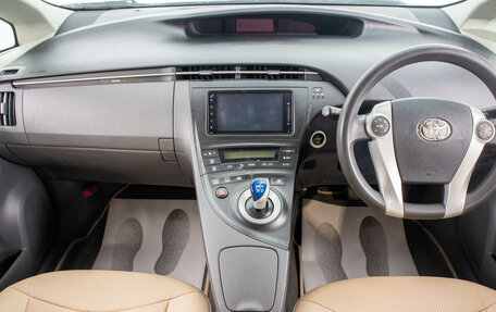 Toyota Prius, 2010 год, 1 049 000 рублей, 11 фотография