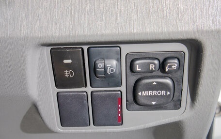 Toyota Prius, 2010 год, 1 049 000 рублей, 14 фотография