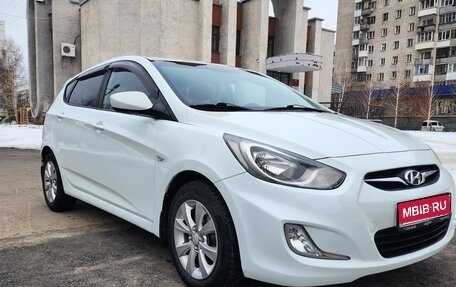 Hyundai Solaris II рестайлинг, 2012 год, 990 000 рублей, 1 фотография