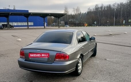 Hyundai Sonata IV рестайлинг, 2002 год, 265 000 рублей, 3 фотография