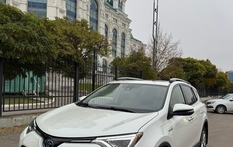 Toyota RAV4, 2017 год, 3 299 999 рублей, 4 фотография