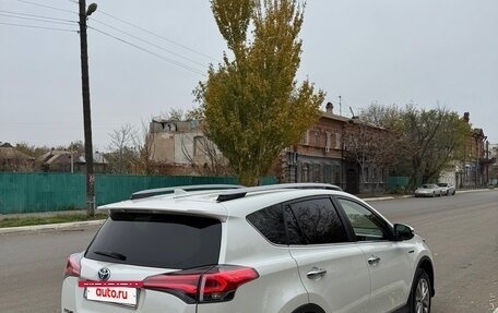 Toyota RAV4, 2017 год, 3 299 999 рублей, 7 фотография