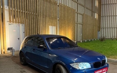 BMW 1 серия, 2006 год, 590 000 рублей, 2 фотография