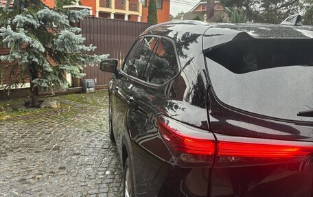 Toyota Highlander, 2022 год, 6 200 000 рублей, 5 фотография