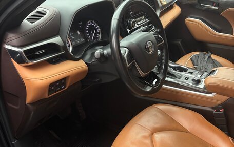 Toyota Highlander, 2022 год, 6 200 000 рублей, 11 фотография