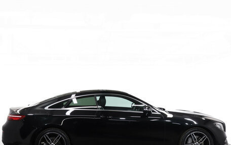 Mercedes-Benz E-Класс, 2018 год, 3 890 000 рублей, 4 фотография