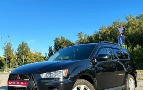 Mitsubishi Outlander III рестайлинг 3, 2010 год, 1 030 000 рублей, 4 фотография