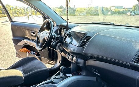 Mitsubishi Outlander III рестайлинг 3, 2010 год, 1 030 000 рублей, 13 фотография