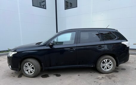 Mitsubishi Outlander III рестайлинг 3, 2013 год, 1 630 000 рублей, 7 фотография