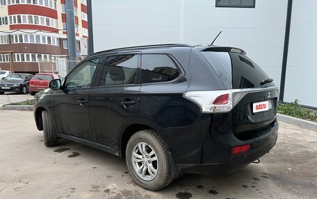 Mitsubishi Outlander III рестайлинг 3, 2013 год, 1 630 000 рублей, 6 фотография