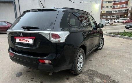 Mitsubishi Outlander III рестайлинг 3, 2013 год, 1 630 000 рублей, 5 фотография