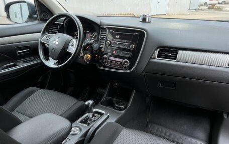 Mitsubishi Outlander III рестайлинг 3, 2013 год, 1 630 000 рублей, 11 фотография