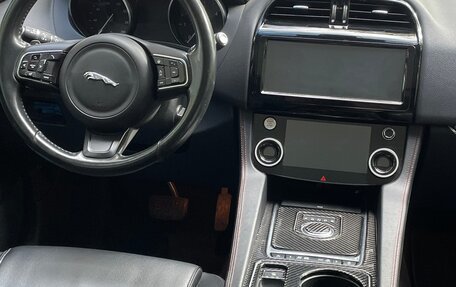 Jaguar F-Pace, 2016 год, 2 770 000 рублей, 17 фотография