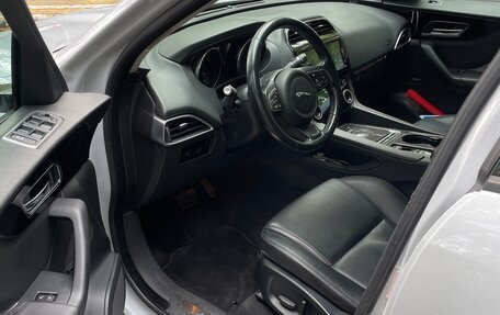 Jaguar F-Pace, 2016 год, 2 770 000 рублей, 24 фотография