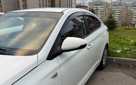 Hyundai Solaris II рестайлинг, 2017 год, 499 990 рублей, 2 фотография