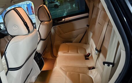 Volkswagen Touareg III, 2011 год, 1 900 000 рублей, 9 фотография