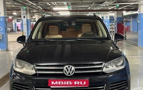 Volkswagen Touareg III, 2011 год, 1 900 000 рублей, 4 фотография