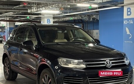 Volkswagen Touareg III, 2011 год, 1 900 000 рублей, 2 фотография