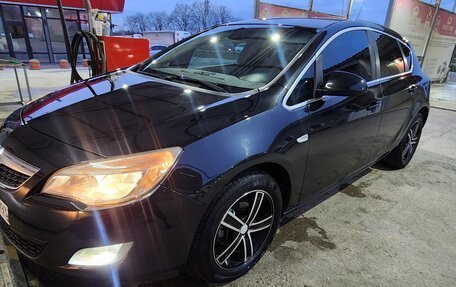 Opel Astra J, 2011 год, 650 000 рублей, 2 фотография