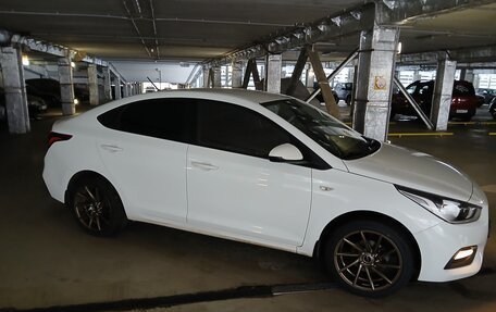 Hyundai Solaris II рестайлинг, 2018 год, 1 750 000 рублей, 6 фотография