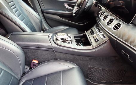 Mercedes-Benz E-Класс, 2019 год, 2 800 000 рублей, 10 фотография